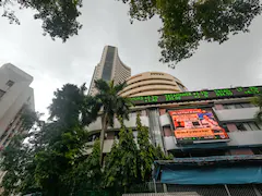 गिरावट के साथ बंद हुआ भारतीय शेयर बाजार; सेंसेक्स 592 अंक टूटा, निफ्टी 25900 के नीचे