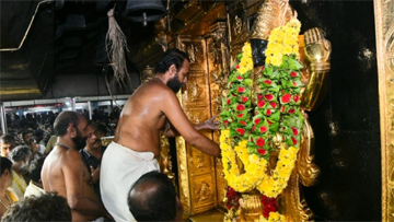 Sabarimala Gold Row: SIT ने TDB के पूर्व प्रशासनिक अधिकारी श्रीकुमार को काबू में किया, अपराध शाखा ने की सवाल-जवाब