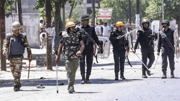 UP: ‘बाहरी तत्वों ने नोएडा का माहौल खराब किया, साजिश के तहत हुआ बवाल’, पुलिस आयुक्त का बड़ा खुलासा