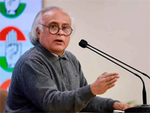 कांग्रेस ने प्रधानमंत्री पर निशाना साधते हुए ट्रंप के प्रति लगातार तुष्टिकरण को बताया शर्मनाक और राष्ट्रहित के खिलाफ